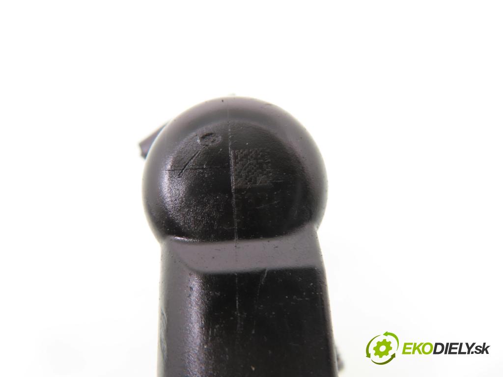 FORD FIESTA V (JH_, JD_) HB 2003 50,00 1.4 TDCi 8V 68 - F6JA 1399,00 vstrekovač 9654551080 (Vstrekovač paliva)