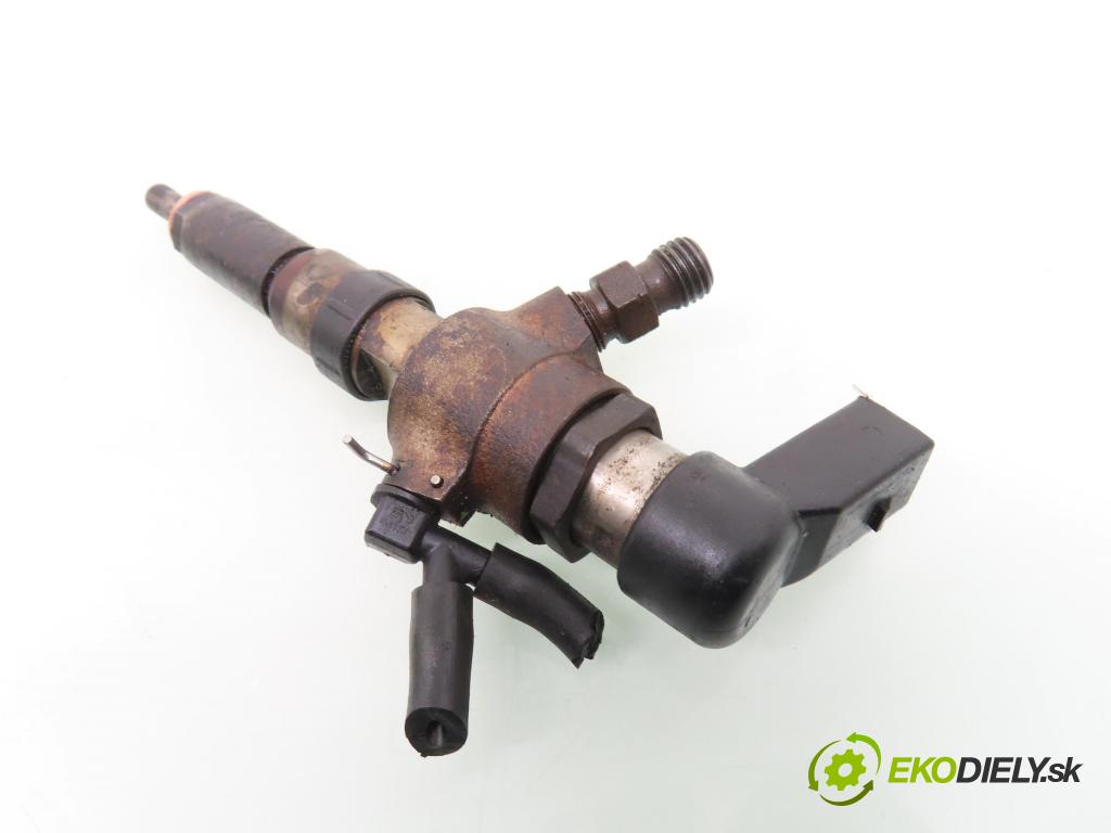 FORD FIESTA V (JH_, JD_) HB 2003 50,00 1.4 TDCi 8V 68 - F6JA 1399,00 vstrekovač 9654551080 (Vstrekovač paliva)