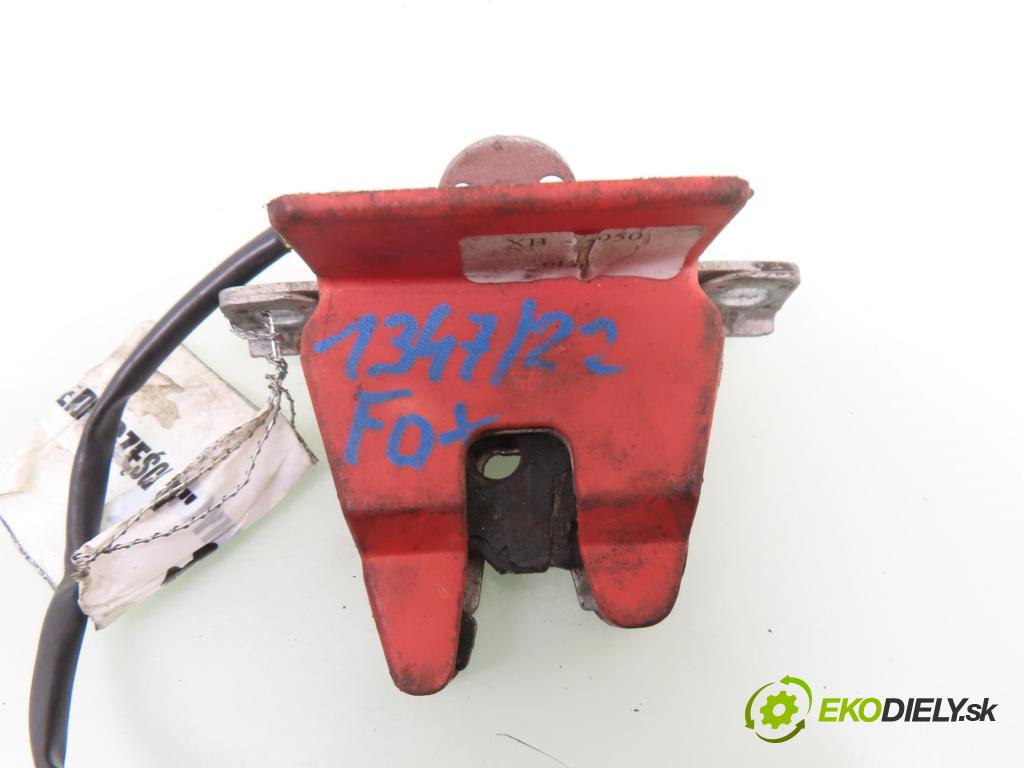 VW FOX (5Z1, 5Z3) HB 2005 40,00 1.2 - BMD 1198,00 zámok dverí kufor EL. 5Z6827505J