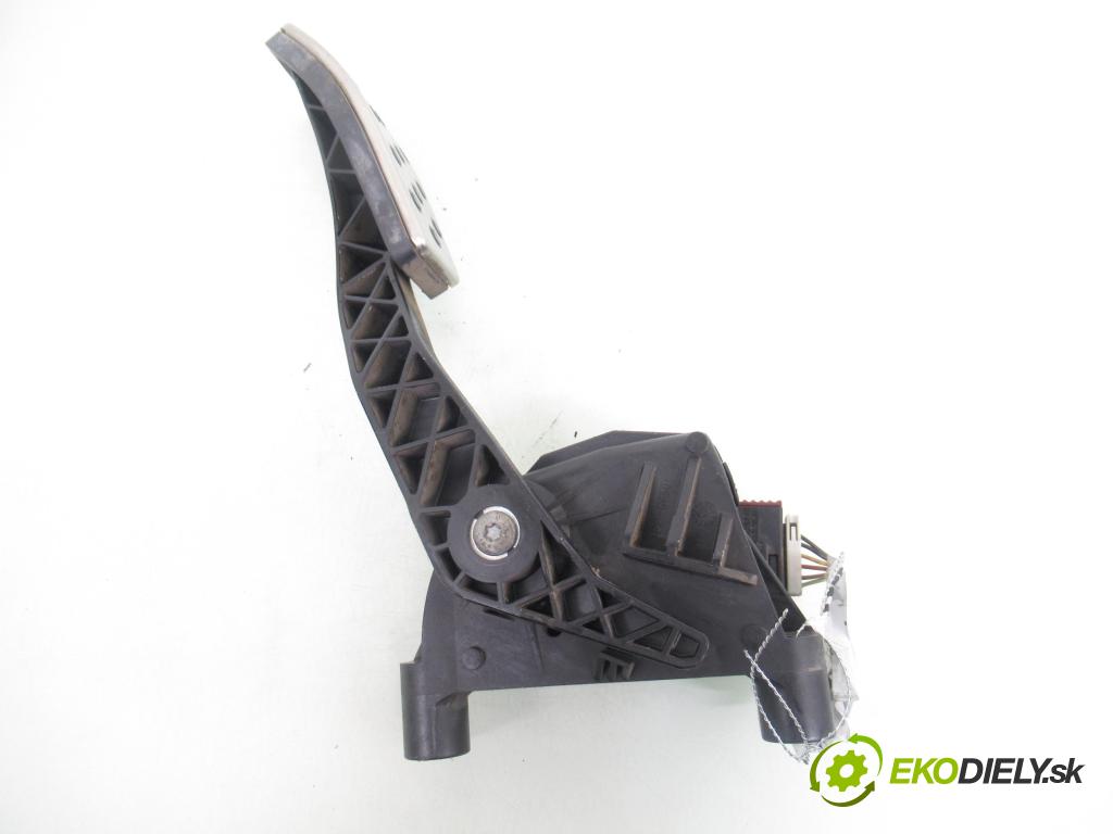 OPEL ASTRA H GTC (L08) HB 2006 88,00 1.9 8V CDTI 120 - Z 19 DT 1910,00 Potenciometer plynu 24427004ZG (Potenciometer plynového pedálu)