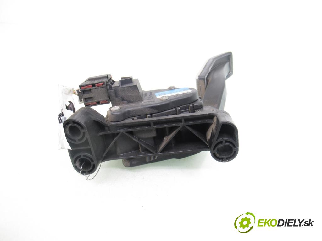 OPEL ASTRA H GTC (L08) HB 2006 88,00 1.9 8V CDTI 120 - Z 19 DT 1910,00 Potenciometer plynu 24427004ZG (Potenciometer plynového pedálu)