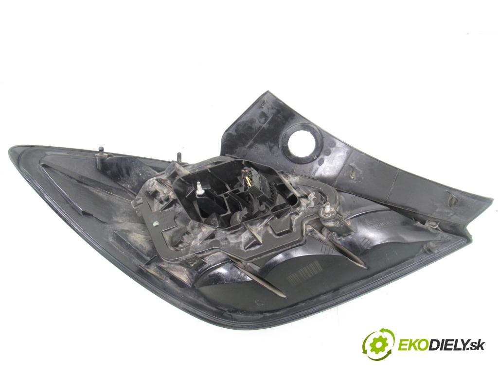 OPEL ASTRA H GTC (L08) HB 2006 88,00 1.9 8V CDTI 120 - Z 19 DT 1910,00 Svetlo pravé zadné 24451834