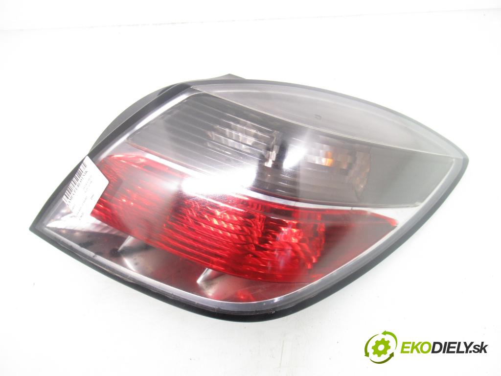 OPEL ASTRA H GTC (L08) HB 2006 88,00 1.9 8V CDTI 120 - Z 19 DT 1910,00 Svetlo pravé zadné 24451834