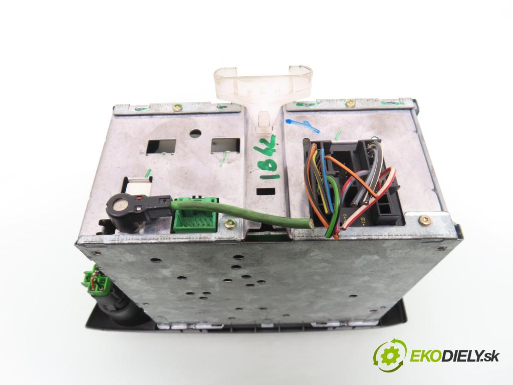 FORD KA (RB_) HB 2004 51,00 1.3 i Duratec 8V 70 - A9B 1299,00 RADIO CD 1S5F18C815CA