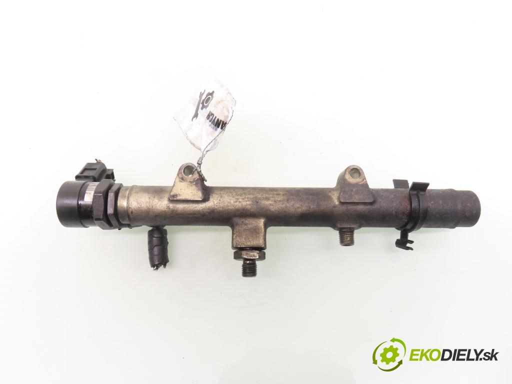 AUDI A6 (4F2, C6) SEDAN 2004 155,00 3.0 TDI quattro - BNG 2967,00 Lišta vstrekovacia 059130090J ; F00R001823 ; 0281002665 (Vstrekovacia lišta)