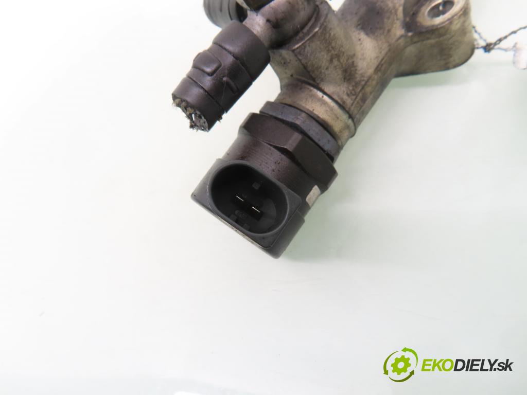 AUDI A6 (4F2, C6) SEDAN 2004 155,00 3.0 TDI quattro - BNG 2967,00 Lišta vstrekovacia 059130090J ; F00R001823 ; 0281002665 (Vstrekovacia lišta)