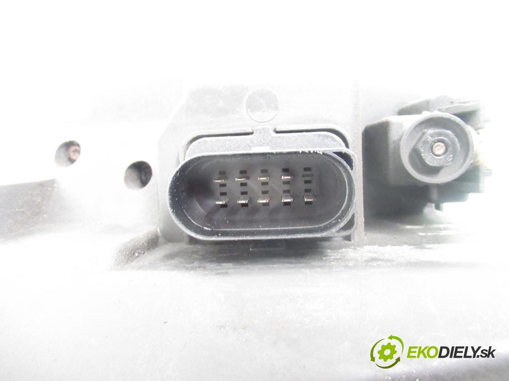 VW TRANSPORTER V Skrzynia (7HA, 7HH, 7EA, 7EH) FURGON 2007 75,00 1.9 TDI - BRS 1896,00 Svetlo PP 7H1941016N ; 0301191302