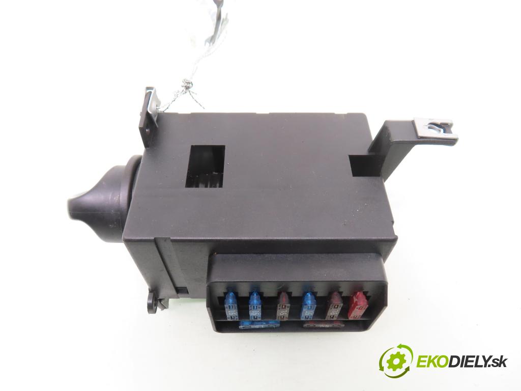 MERCEDES-BENZ KLASA A (W168) HB 2001 60,00 1.4 A 140 82 - M 166.940 1397,00 přepínač světla 1685450104