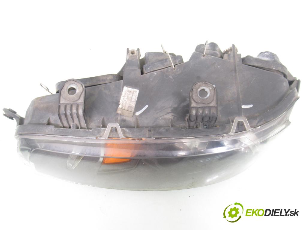 FIAT PUNTO (188_) HB 2003 44,00 1.2 60 - 188 A4.000 1242,00 Svetlo LP