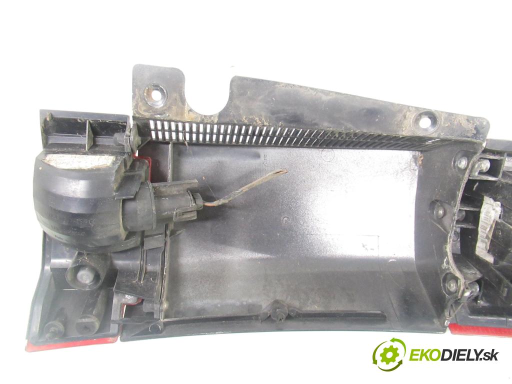 OPEL MERIVA A nadwozie wielkoprzestrzenne (MPV) (X03) MINIVAN 2007 77,00 1.6 16V 105 - Z 16 XEP 1598,00 Svetlo ľavé zadné