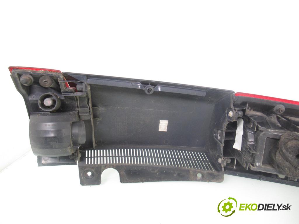 OPEL MERIVA A nadwozie wielkoprzestrzenne (MPV) (X03) MINIVAN 2007 77,00 1.6 16V 105 - Z 16 XEP 1598,00 Svetlo pravé zadné