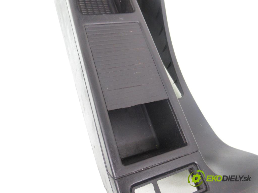 BMW 3 Touring (E46) KOMBI 2004 110,00 320 d 150 - M47 D20 (204D4) 1995,00 Lakťová opierka 8213680 ; 8213678 ; 8225986