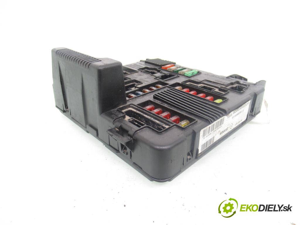 RENAULT SCENIC II (JM0/1_) MINIVAN 2003 83,00 1.6 (JM0C, JM0J, JM1B) - K4M 782 1598,00 MODUL BSI 8200306032A ; S118399200D