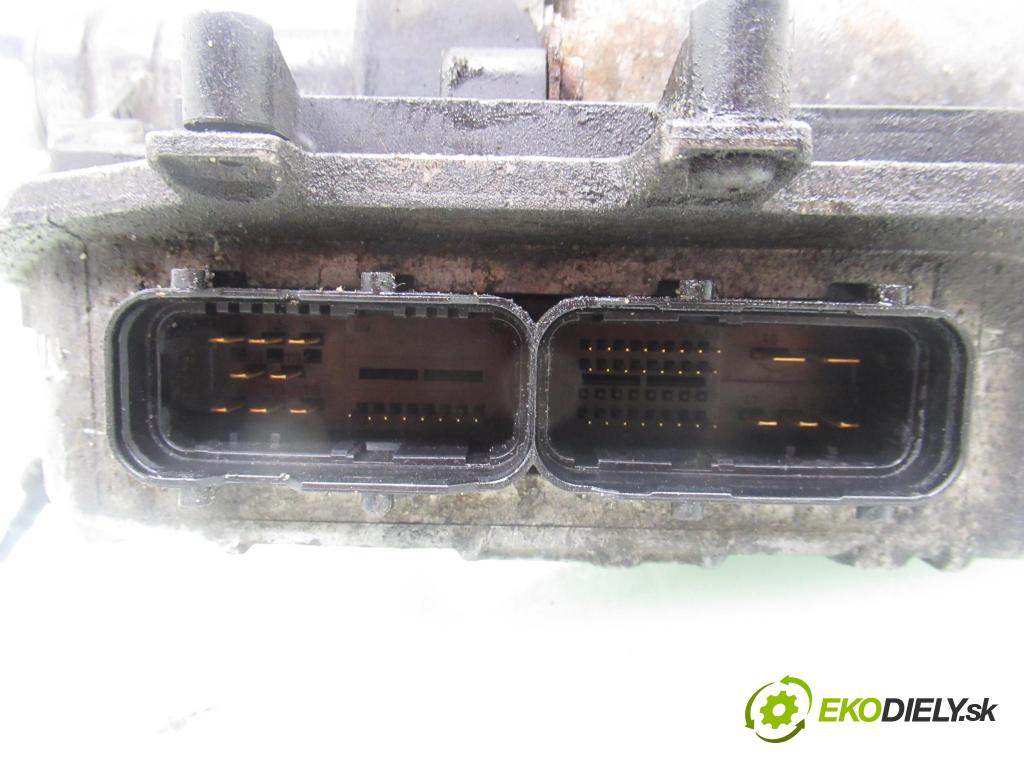 FORD FIESTA V (JH_, JD_) HB 2003 50,00 1.4 TDCi 8V 68 - F6JA 1399,00 Riadiaca jednotka prevodovky 0132900009