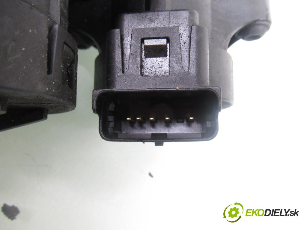 CITROEN C4 I (LC_) HB 2004 80,00 1.6 HDi 109 - 9HZ (DV6TED4) 1560,00 Škrtiaca klapka 9649832580 ; 9639027480 (Škrtiaca klapka)