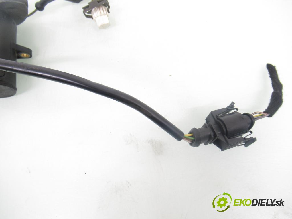 SEAT IBIZA II (6K1) HB 1999 66,00 1.9 TDI 90 - AHU 1896,00 potenciometr plynového pedálu 0281002275 ; 961305501 (Potenciometr plynového pedálu)