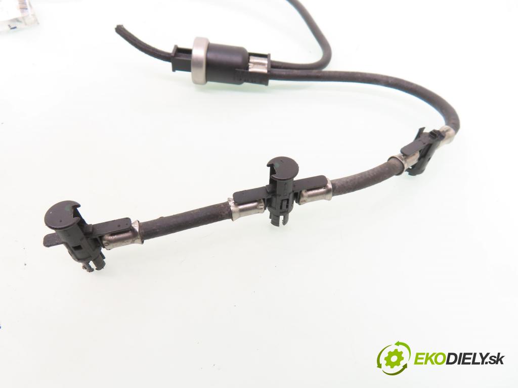 AUDI A6 (4F2, C6) SEDAN 2004 155,00 3.0 TDI quattro - BNG 2967,00 rúrka VSTREKOVAČE: 059218A