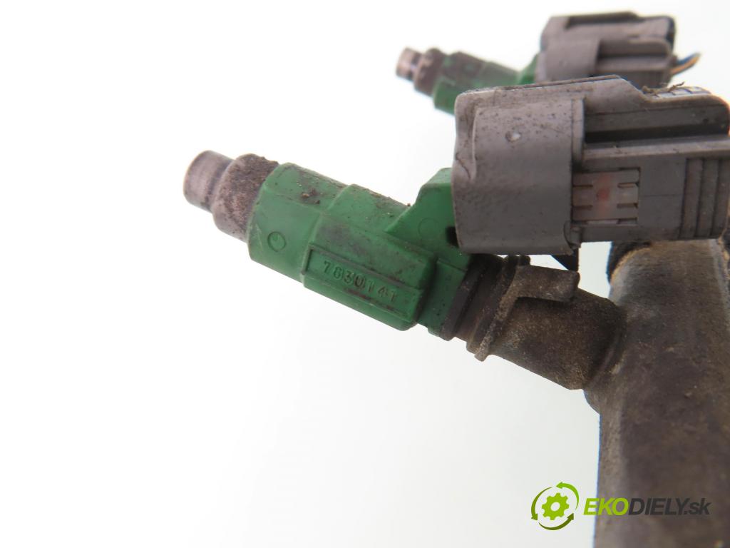 MAZDA MPV II (LW) MINIVAN 2001 90,00 2 - FS-DS 1991,00 lišta vstřikovací INP782 ; INP783 ; FP4713280 (Vstřikovací lišta)