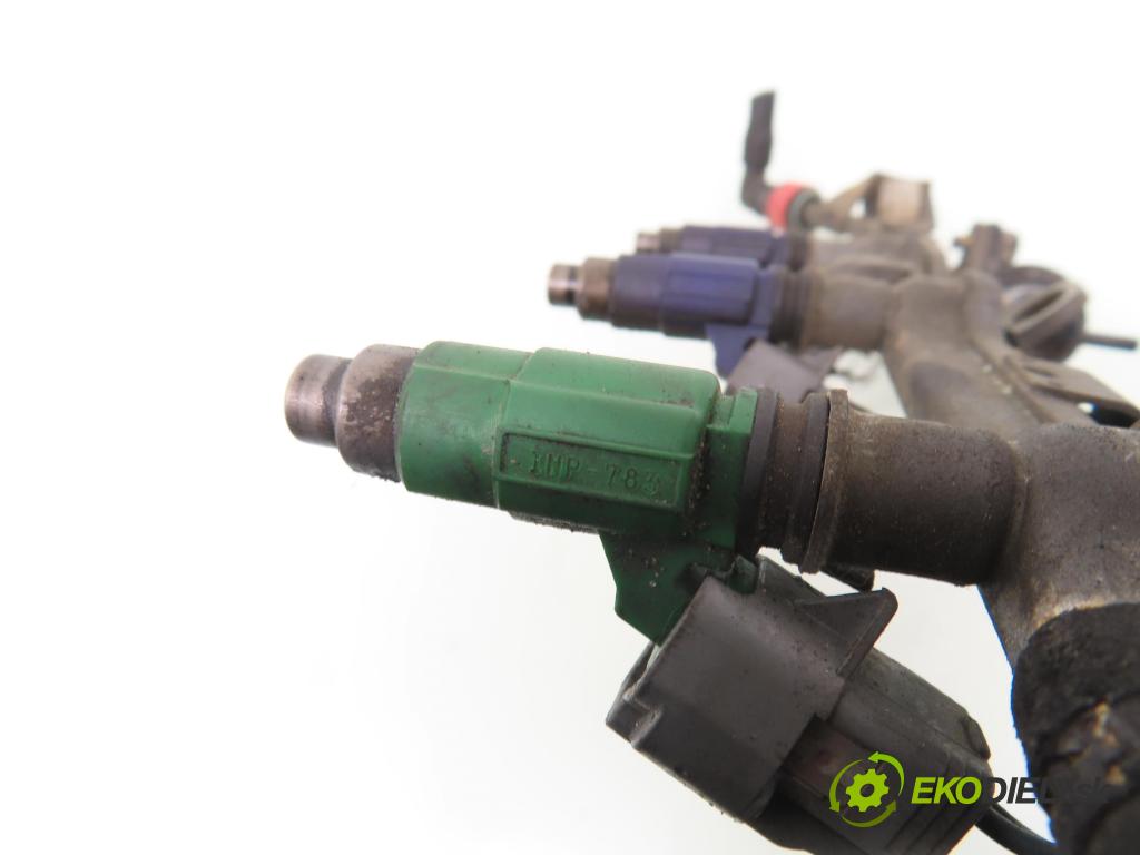 MAZDA MPV II (LW) MINIVAN 2001 90,00 2 - FS-DS 1991,00 lišta vstřikovací INP782 ; INP783 ; FP4713280 (Vstřikovací lišta)