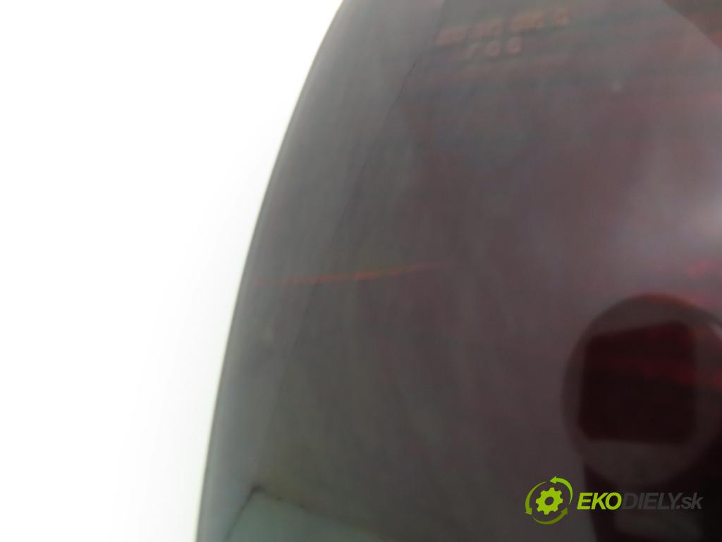 AUDI A4 (8D2, B5) SEDAN 1997 110,00 1.8 T 150 - AEB 1781,00 svetla 8D0945096C ; 8D0945095D