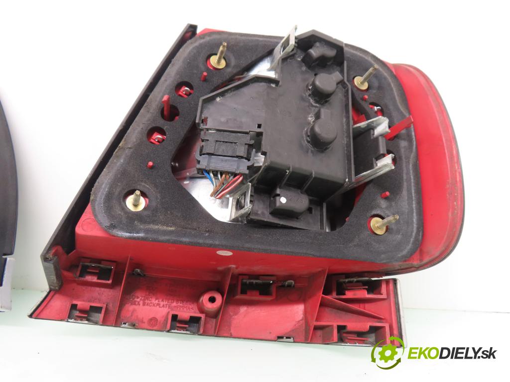 AUDI A4 (8D2, B5) SEDAN 1997 110,00 1.8 T 150 - AEB 1781,00 svetla 8D0945096C ; 8D0945095D