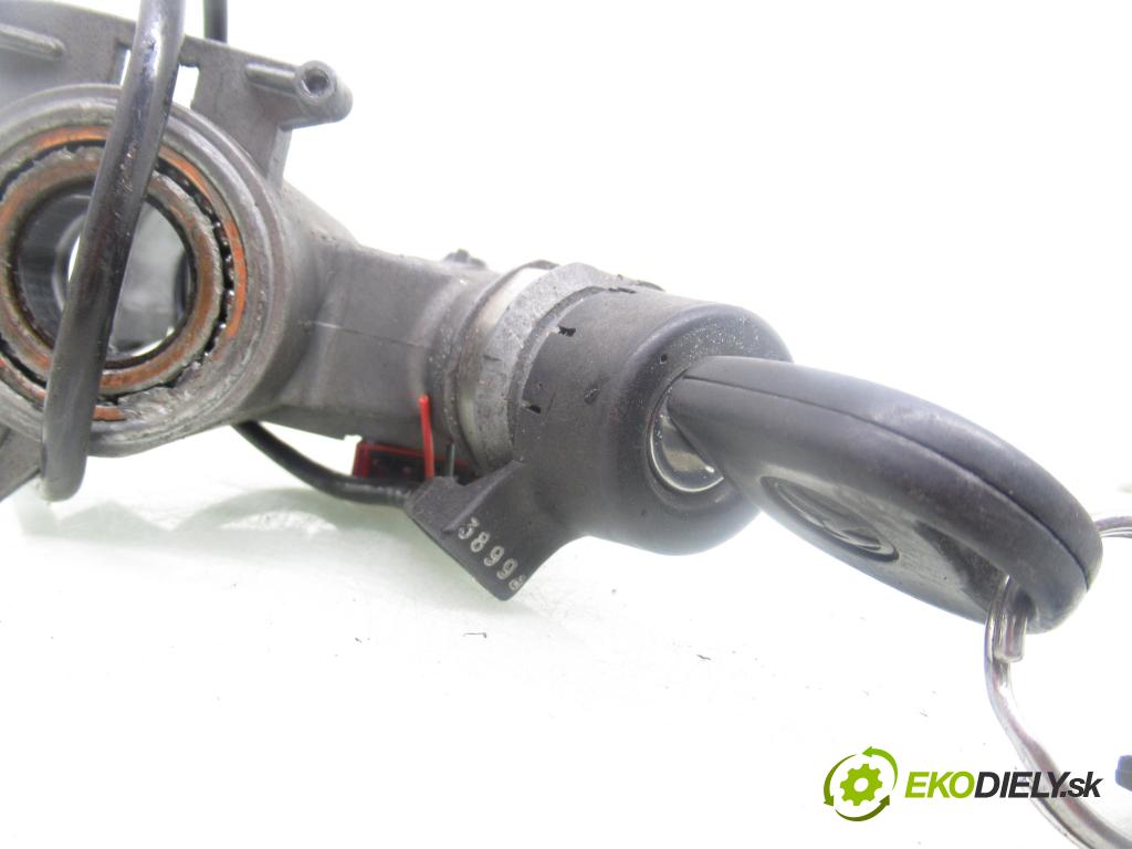 VW POLO (6N2) HB 1999 37,00 1.0 MPI 50 - AUC 999,00 spinačka / imobilizéra IMMO / Riadiaca jednotka 030906032G ; 0261204912 ; 0263627003