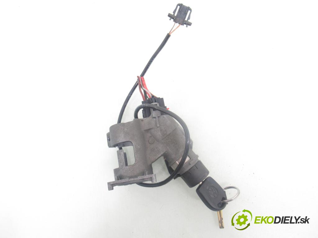 VW POLO (6N2) HB 1999 37,00 1.0 MPI 50 - AUC 999,00 spinačka / imobilizéra IMMO / Riadiaca jednotka 030906032G ; 0261204912 ; 0263627003