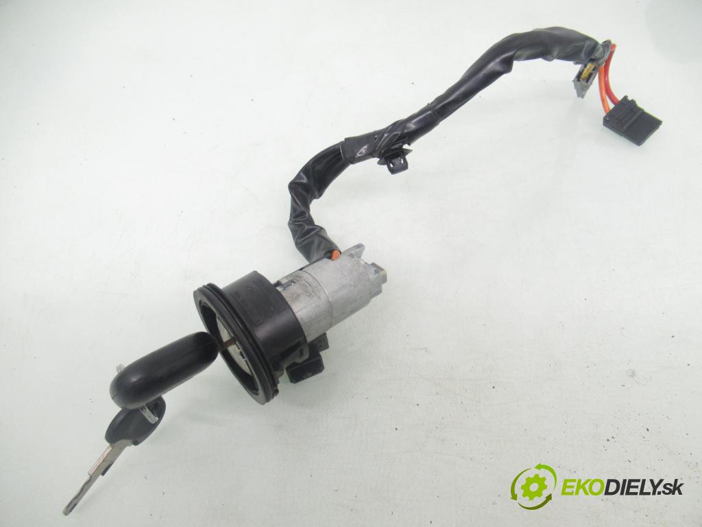 RENAULT LAGUNA I (B56_, 556_) LIFTBACK 1999 79,00 1.6 16V (B568, B561) - K4M 720 1598,00 spínačka / imobilizéra IMMO / řídící jednotka 7700821586 ; 8200022435C ; S105200006