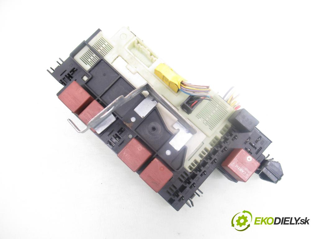 RENAULT CLIO II (BB_, CB_) HB 1999 43,00 1.2 8V 58 1149,00 spínačka / imobilizéra IMMO / řídící jednotka 7700112436 ; S110030104 ; 21624654