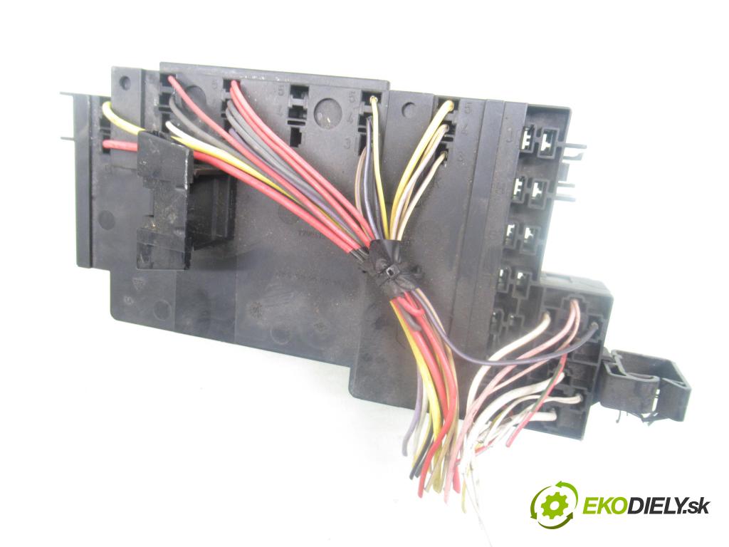 RENAULT CLIO II (BB_, CB_) HB 1999 43,00 1.2 8V 58 1149,00 spínačka / imobilizéra IMMO / řídící jednotka 7700112436 ; S110030104 ; 21624654