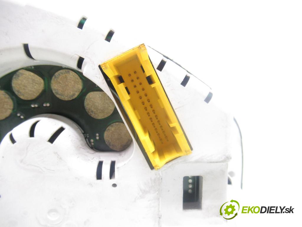 AUDI A4 (8D2, B5) SEDAN 1997 110,00 1.8 T 150 - AEB 1781,00 Prístrojovka elektrický 8D0919034B