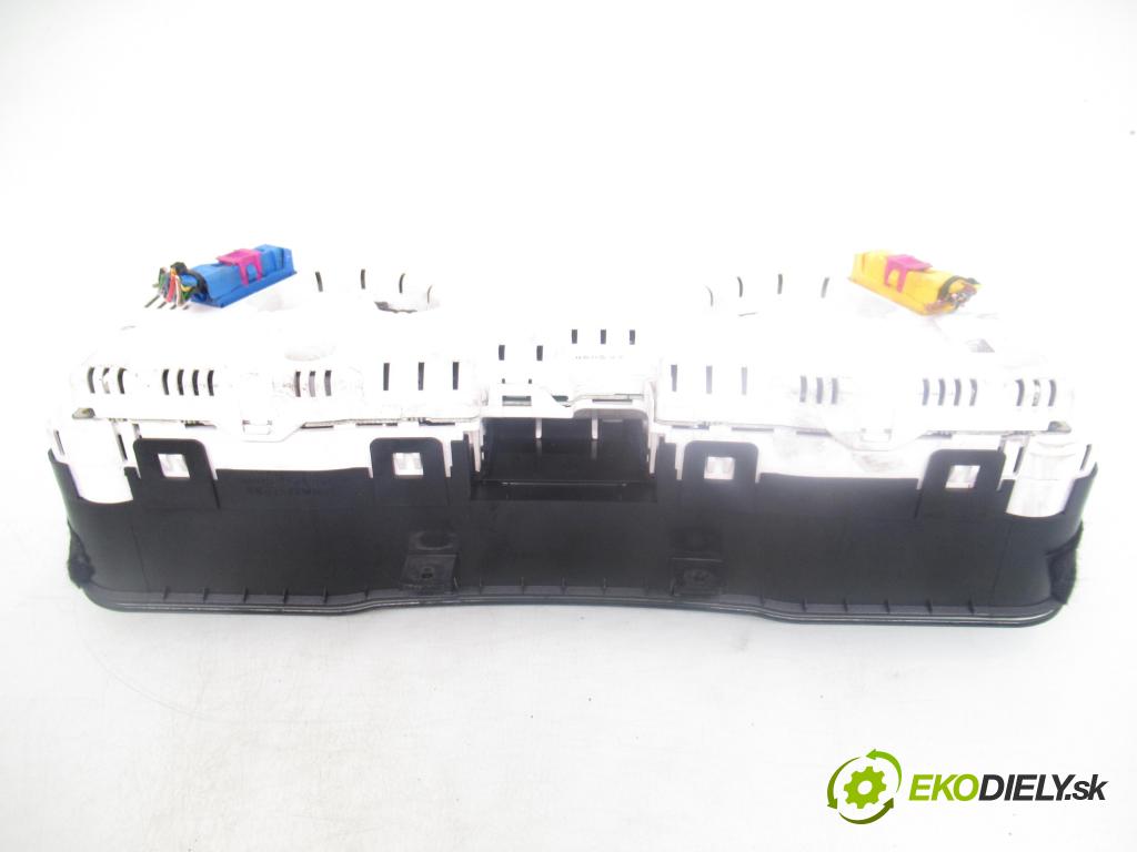 AUDI A4 (8D2, B5) SEDAN 1997 110,00 1.8 T 150 - AEB 1781,00 Prístrojovka elektrický 8D0919034B