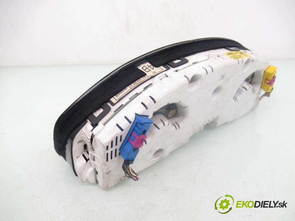 AUDI A4 (8D2, B5) SEDAN 1997 110,00 1.8 T 150 - AEB 1781,00 Prístrojovka elektrický 8D0919034B