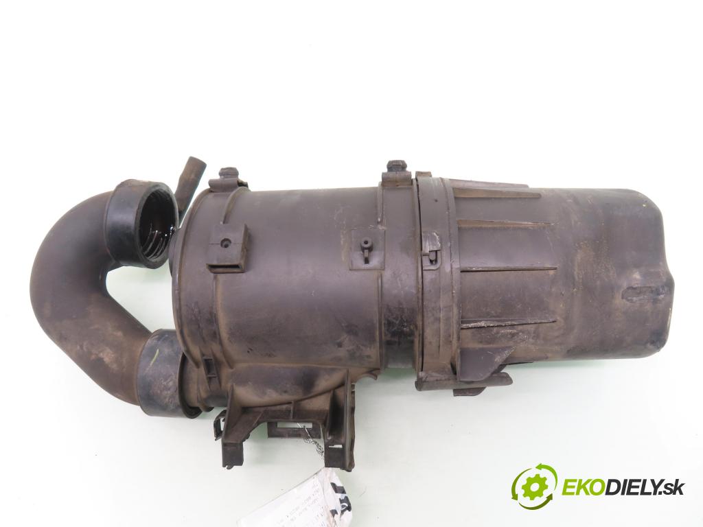 RENAULT CLIO II (BB_, CB_) HB 1999 43,00 1.2 8V 58 1149,00 obal filtra vzduchu 7700110525 ; 7700105236K (Kryt vzduchového filtru)