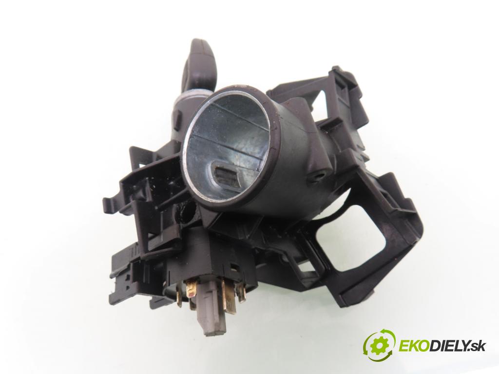 OPEL ASTRA G liftback (T98) HB 2001 74,00 2.0 DTI 16V - X 20 DTH 1995,00 spínačka 90589313 ; 90589389 (Spínací skříňka)