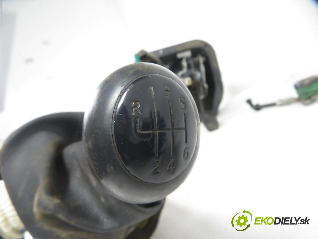 RENAULT TRAFIC II Skrzynia (FL) FURGON 2007 84,00 2.0 dCi 115 - M9R 780 1995,00 preloženie 8200506830 ; 93857441