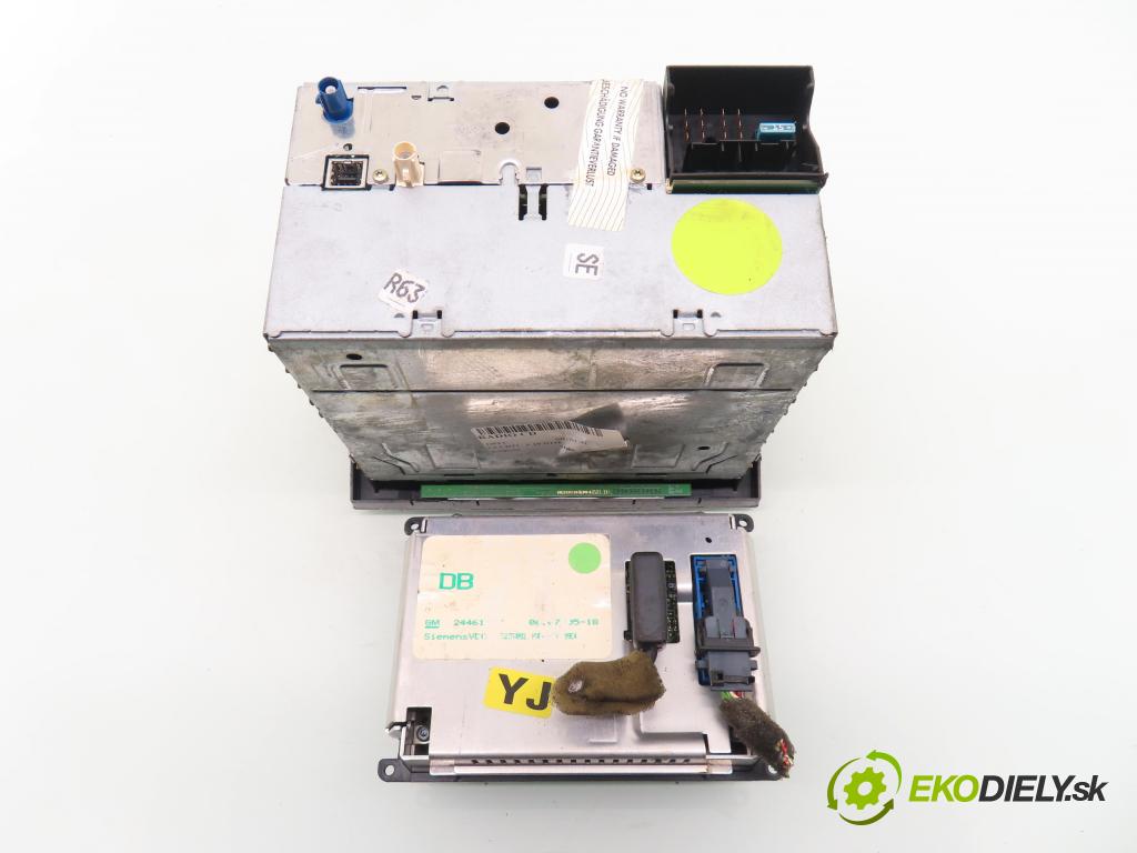 OPEL SIGNUM HB 2005 110,00 1.9 CDTI 150 1910,00 RADIO CD 13188477 ; CD70