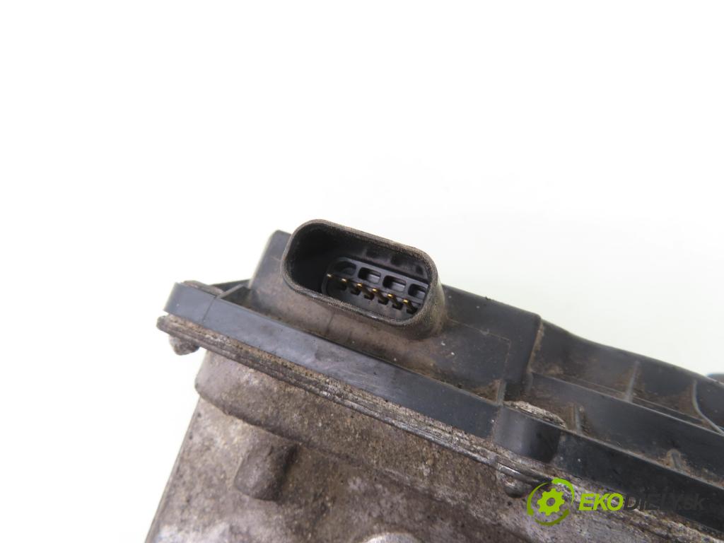 MAZDA 6 Station Wagon (GY) KOMBI 2006 107,00 2 - LFF7 1999,00 škrtíci klapka L3R413640 (Škrticí klapka)