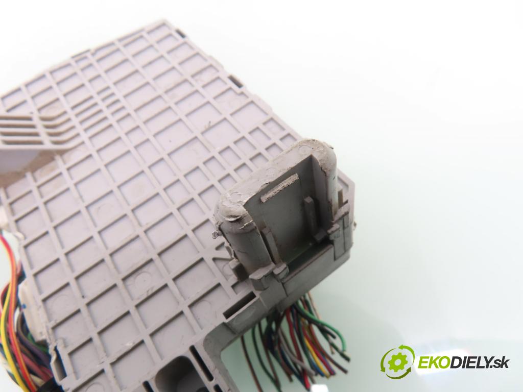 MAZDA 6 Station Wagon (GY) KOMBI 2006 107,00 2 - LFF7 1999,00 MODUL BCM GR1N67560B