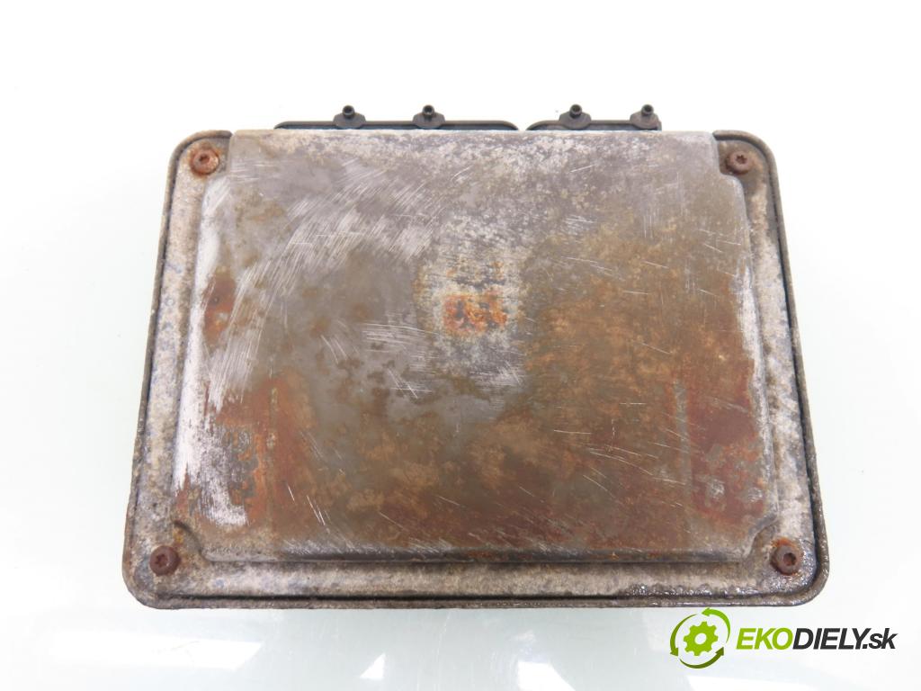 SEAT CORDOBA Vario (6K5) KOMBI 1999 47,00 1.9 SDI - AEY 1896,00 Riadiaca jednotka Motor 038906013E ; 0281001689