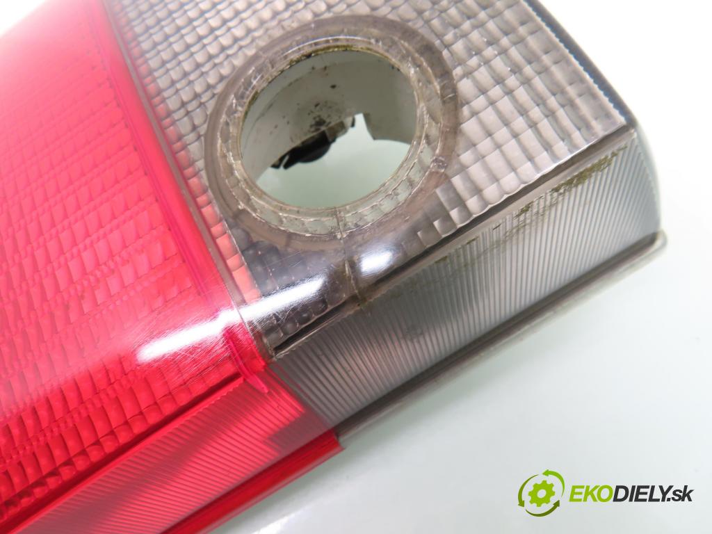 AUDI 80 (8C, B4) SEDAN 1992 66,00 2.0 90 - ABT 1984,00 světlo pravé zadní kufr 8A0945094