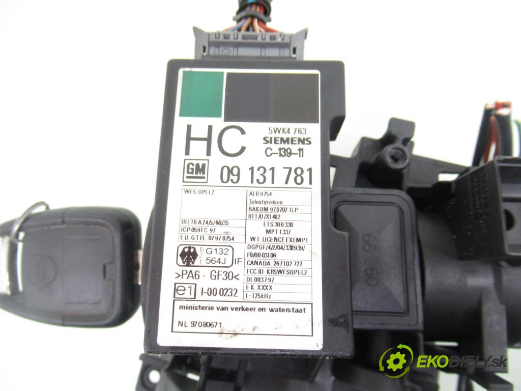 OPEL ASTRA G Kombi (T98) KOMBI 1999 60,00 2.0 DI - X 20 DTL 1995,00 spínačka 90589313 ; 90589389 ; 09131781 (Spínací skříňka)