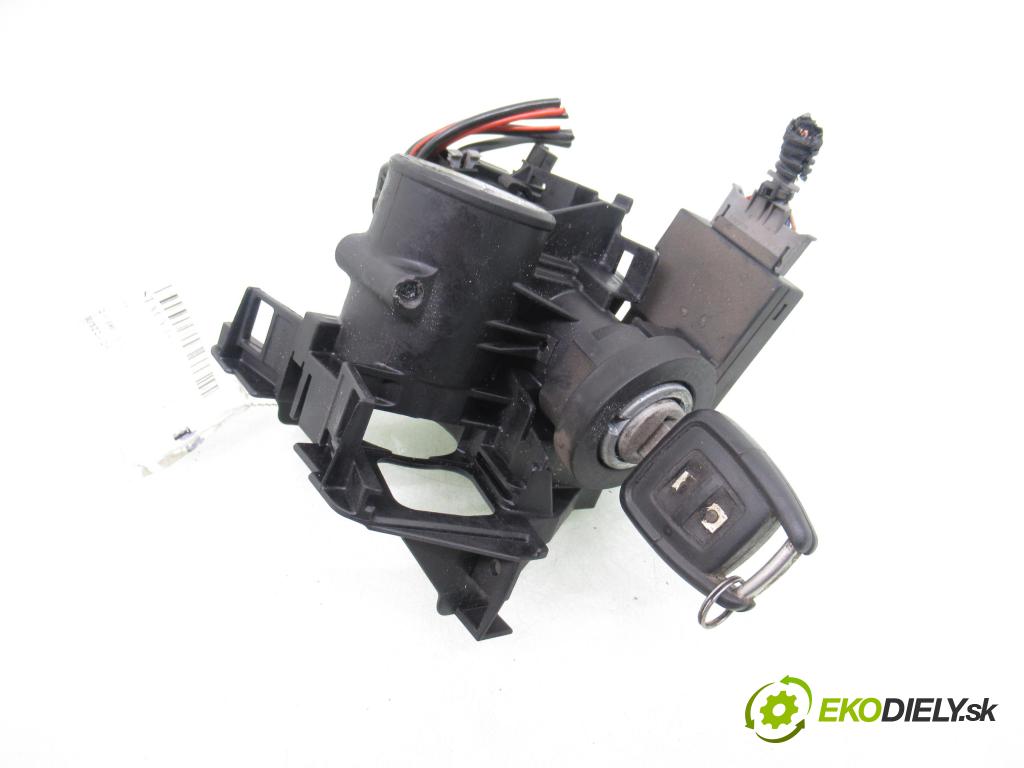 OPEL ASTRA G Kombi (T98) KOMBI 1999 60,00 2.0 DI - X 20 DTL 1995,00 spínačka 90589313 ; 90589389 ; 09131781 (Spínací skříňka)