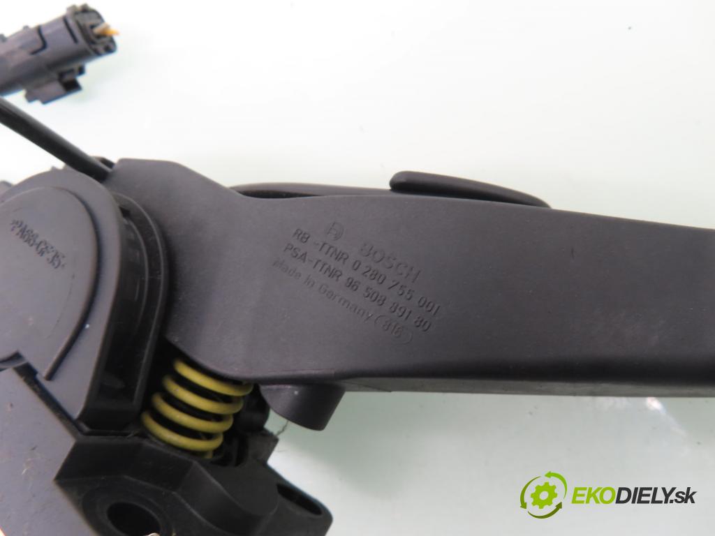 CITROEN C4 I (LC_) HB 2005 66,00 1.6 HDi - 9HX (DV6ATED4) 1560,00 Potenciometer plynu 0280755001 ; 9650889180 (Potenciometer plynového pedálu)