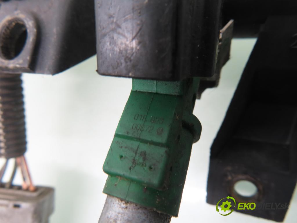 CITROEN C2 (JM_) HB 2007 50,00 1.4 - KFV (TU3JP) 1360,00 Lišta vstrekovacia 9655833580 ; 01F023 (Vstrekovacia lišta)