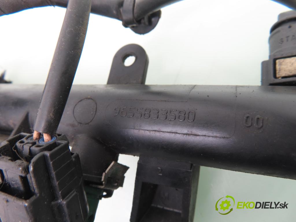 CITROEN C2 (JM_) HB 2007 50,00 1.4 - KFV (TU3JP) 1360,00 Lišta vstrekovacia 9655833580 ; 01F023 (Vstrekovacia lišta)