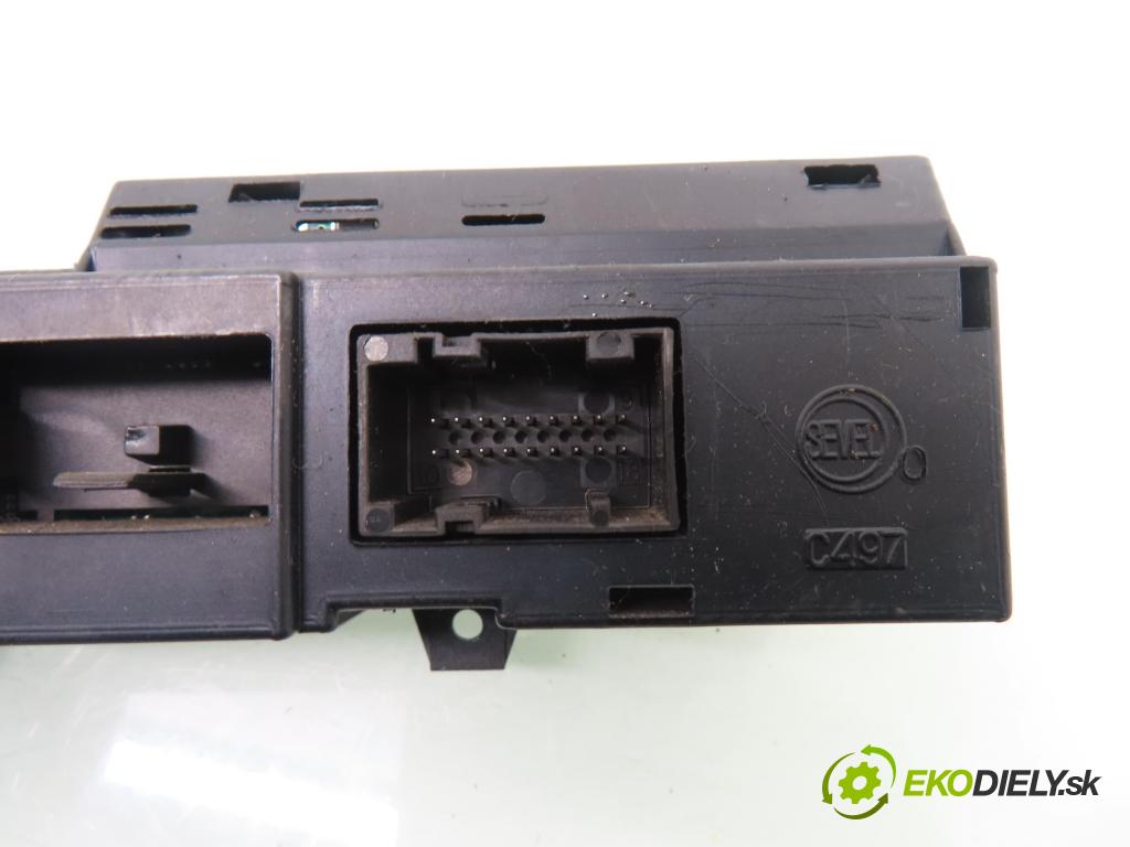 FIAT DUCATO Skrzynia (244_) FURGON 2005 62,00 2.0 JTD 8V 84 - RHV (PSA) 1997,00 prepínač výstražných (núdzových) 7353387570