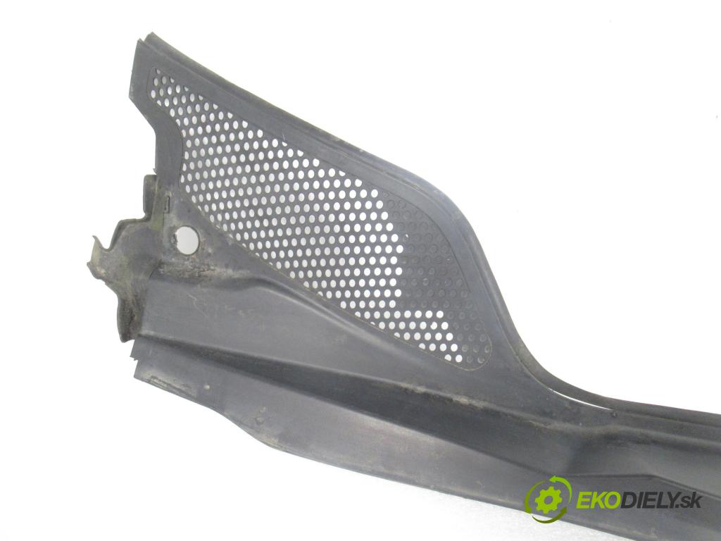 CITROEN C4 I (LC_) HB 2005 66,00 1.6 HDi - 9HX (DV6ATED4) 1560,00 Torpédo, plast pod čelné okno 96467935XT (Torpédo (plast pod čelným sklom))