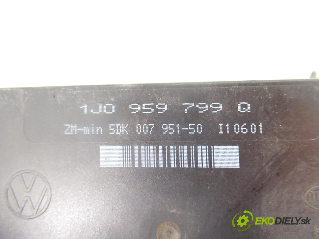 VW GOLF IV (1J1) HB 2001 77,00 1.6 16V - ATN 1598,00 spinačka / imobilizéra IMMO / Riadiaca jednotka 036906034BB ; 1J0959799Q ; 4B0905851C