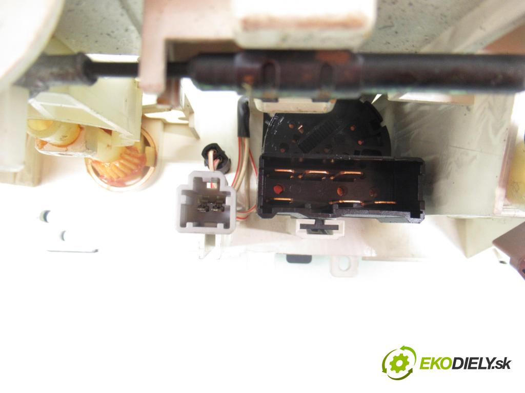 HONDA CIVIC VII Hatchback (EU, EP, EV) HB 2005 66,00 1.4 iS (EP1) 90 - D14Z6 1396,00 Panel kúrenia 79500S6DG023M1